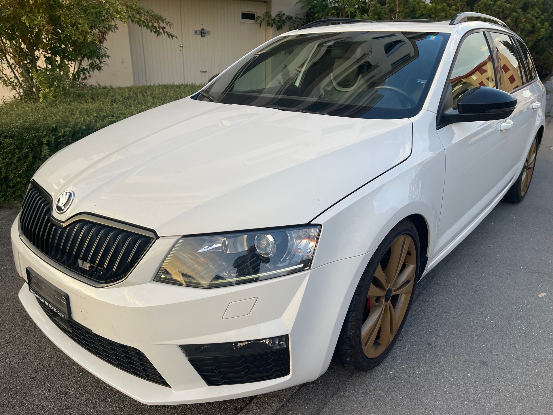 SKODA Octavia Combi 2.0 TDI RS-image-3