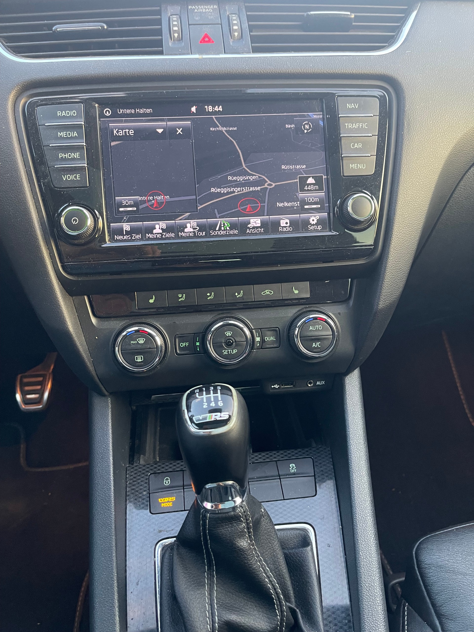 SKODA Octavia Combi 2.0 TDI RS-image-10