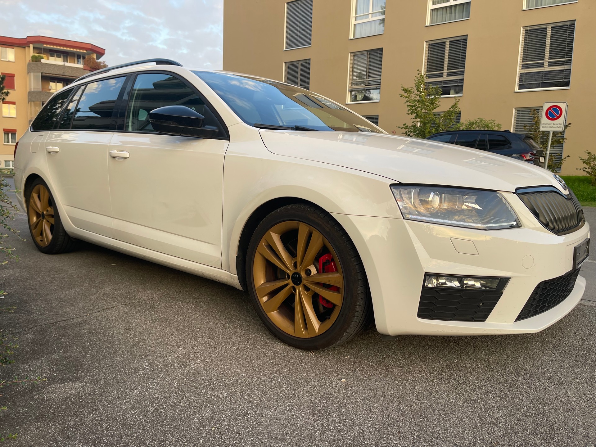 SKODA Octavia Combi 2.0 TDI RS-image-1