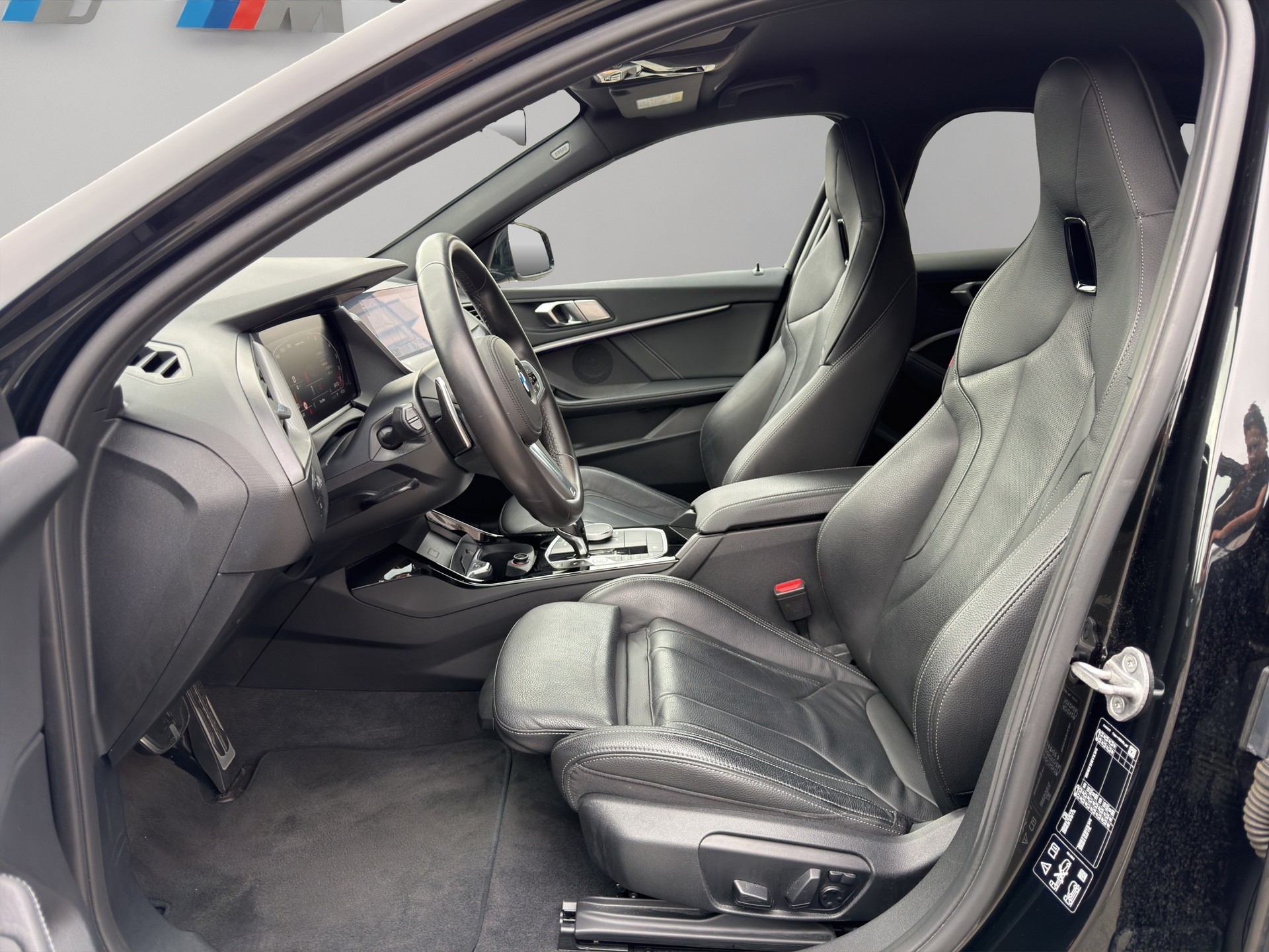 BMW M135i xDrive Steptronic-image-15