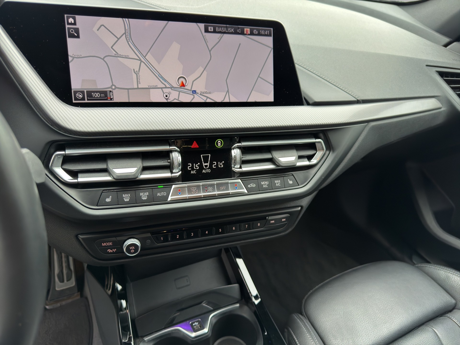 BMW M135i xDrive Steptronic-image-14