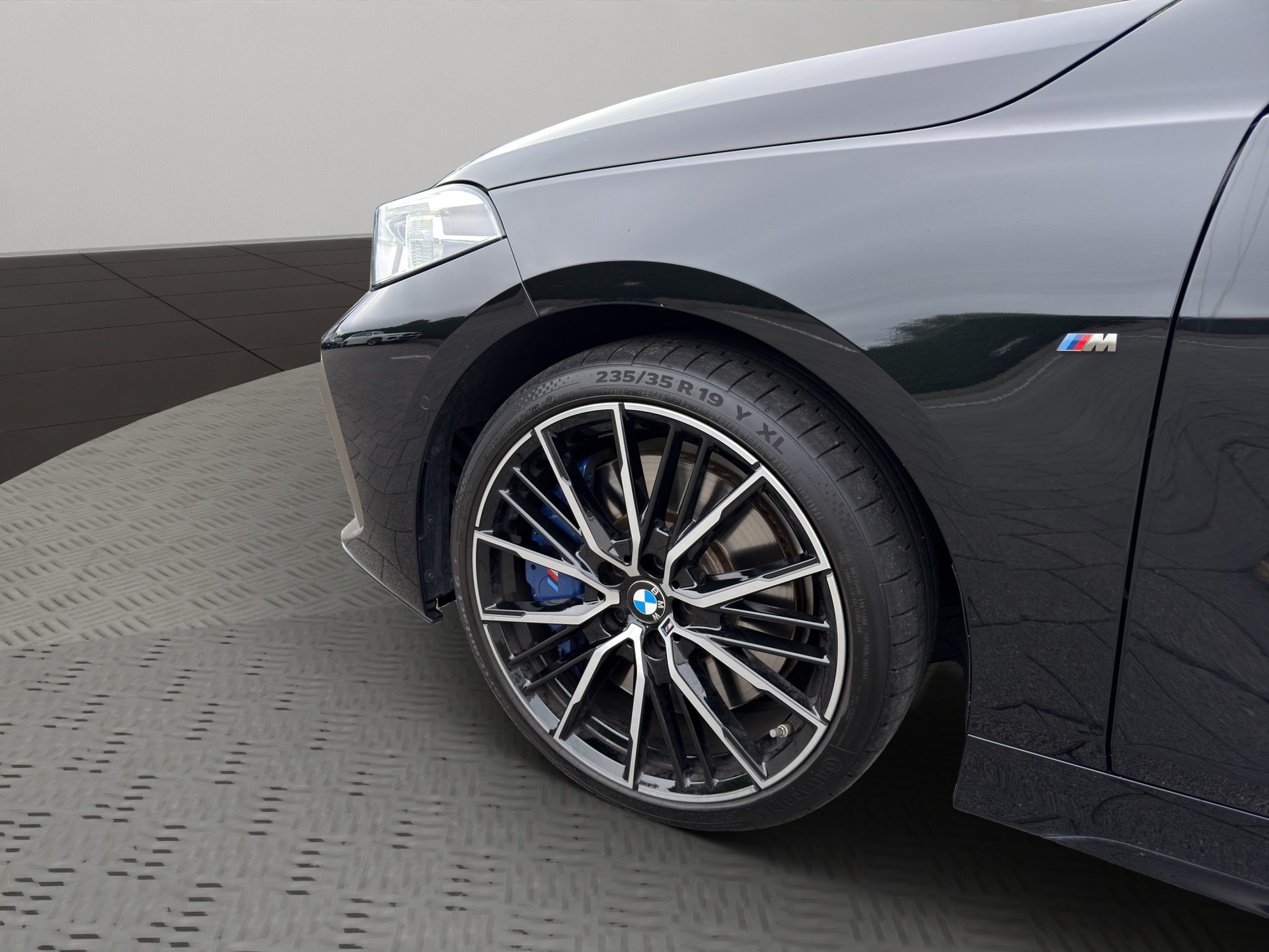 BMW M135i xDrive Steptronic-image-8