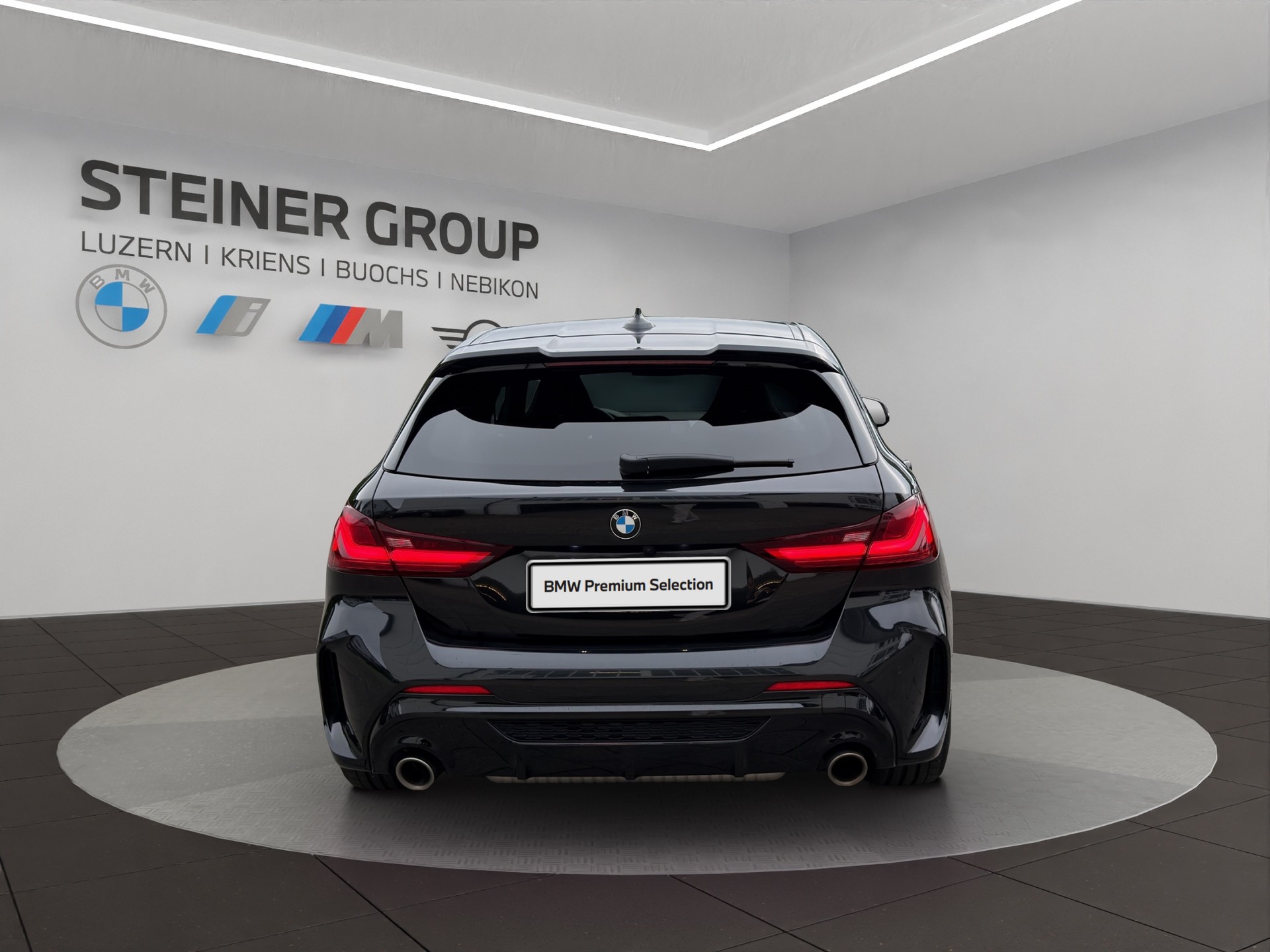 BMW M135i xDrive Steptronic-image-5
