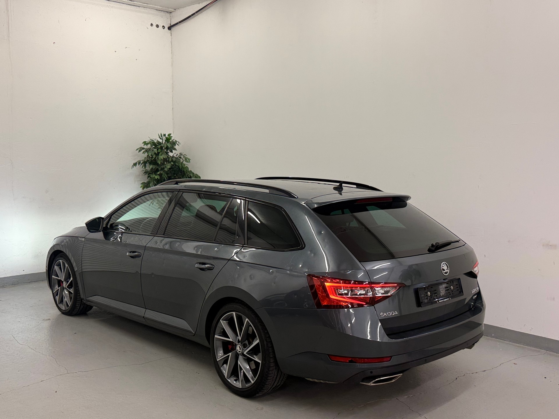 SKODA Superb Combi 2.0 TSI SportLine+ DSG 4x4-image-5