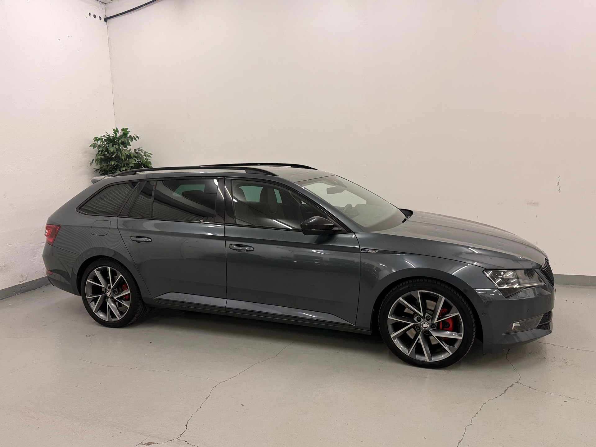 SKODA Superb Combi 2.0 TSI SportLine+ DSG 4x4-image-3