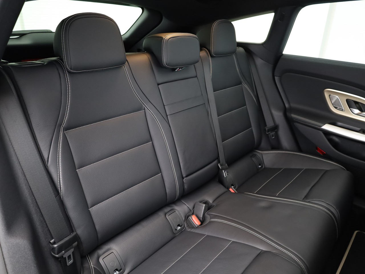 MERCEDES-BENZ CLA Shooting Brake 220 4Matic 8G-DCT-image-10