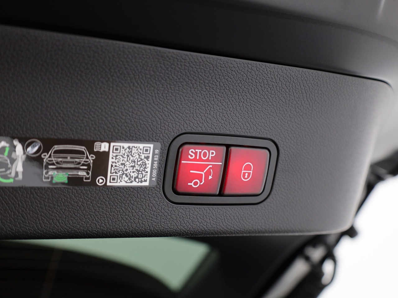 MERCEDES-BENZ CLA Shooting Brake 220 4Matic 8G-DCT-image-22