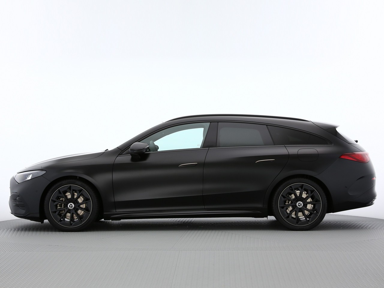 MERCEDES-BENZ CLA Shooting Brake 220 4Matic 8G-DCT-image-2