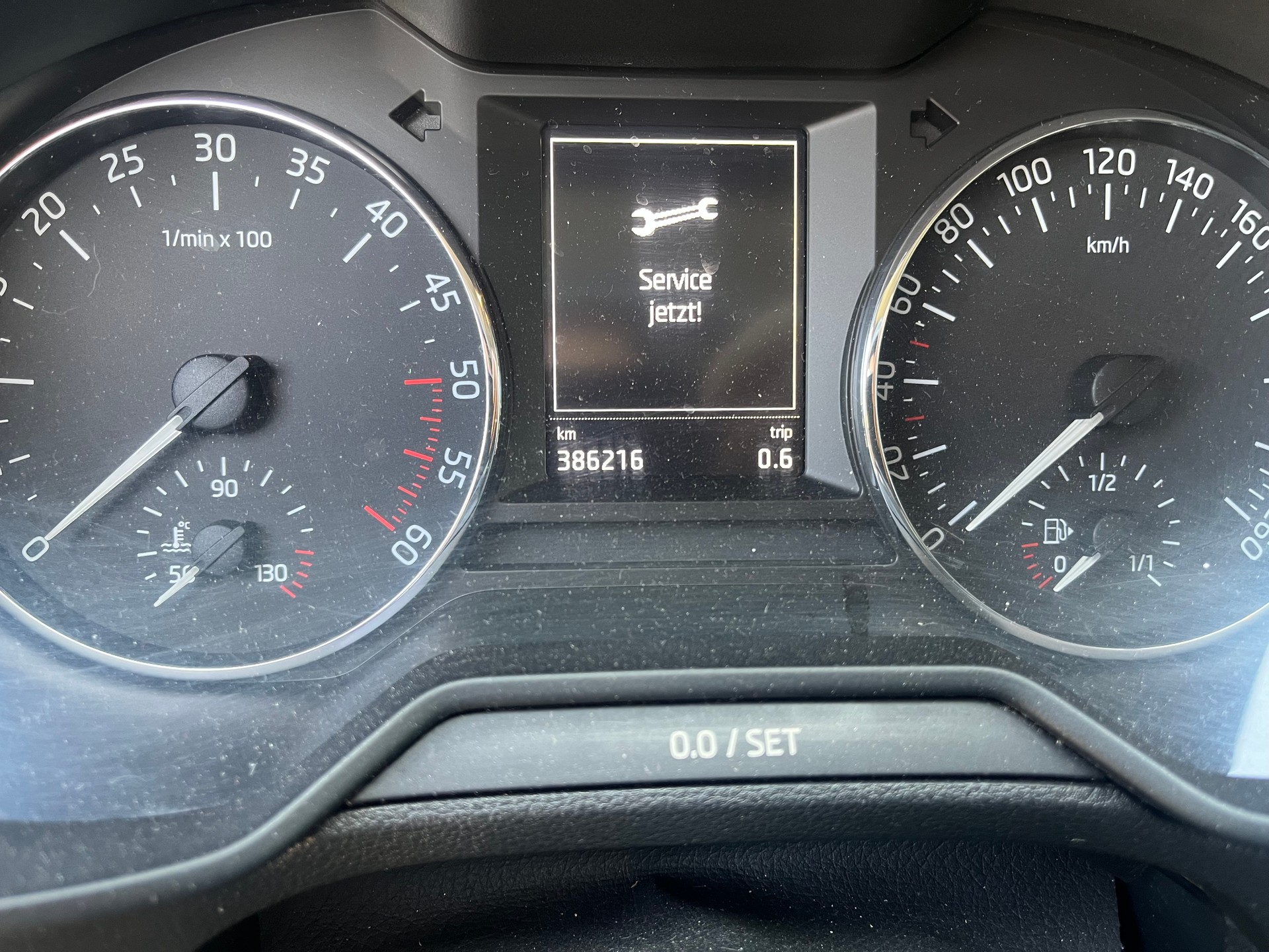 SKODA Octavia Combi 2.0 TDI Ambition DSG-image-6