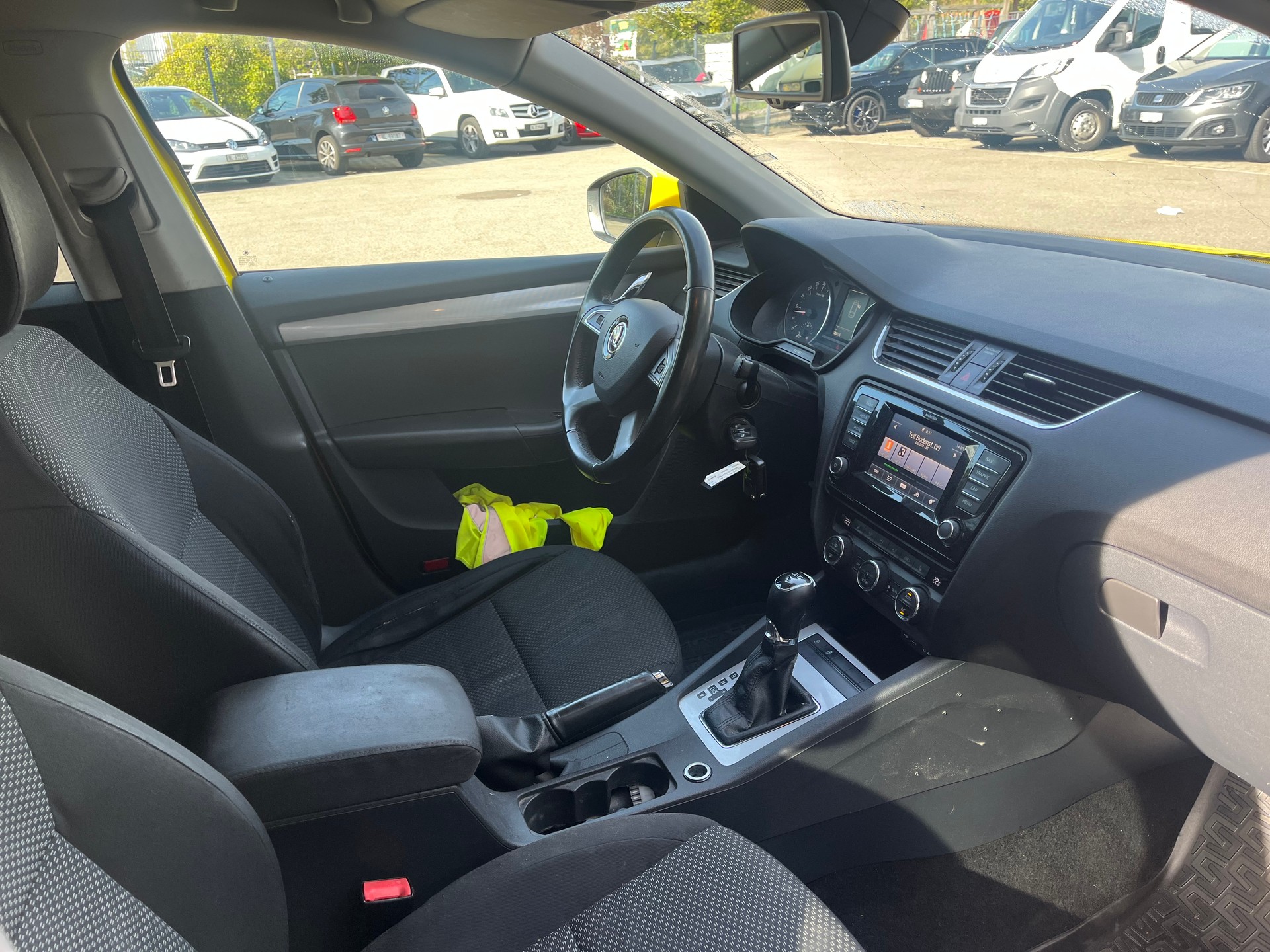 SKODA Octavia Combi 2.0 TDI Ambition DSG-image-7