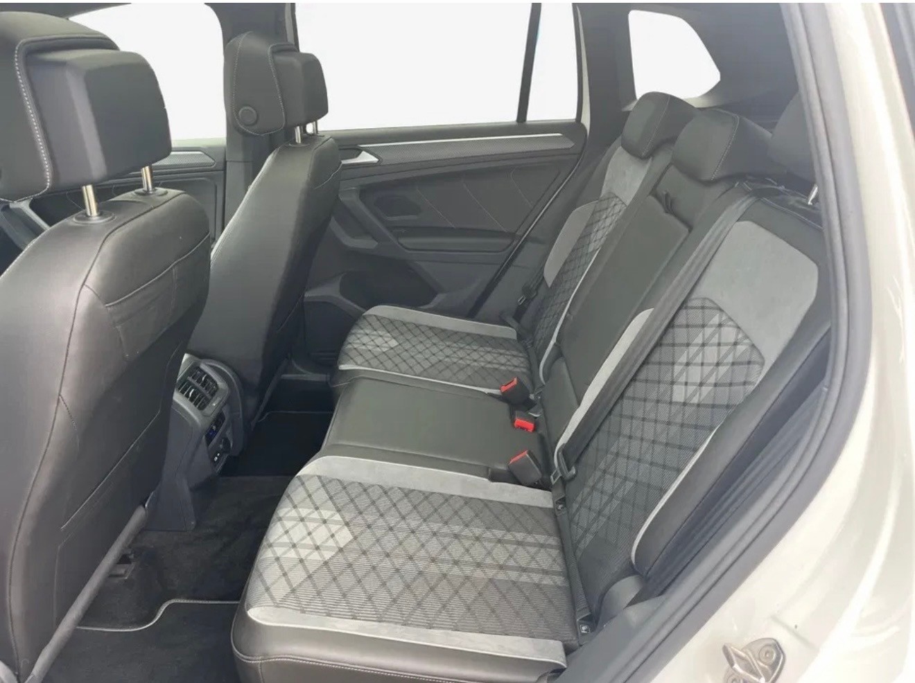 VW 2.0 TDI SCR R-Line SELECTION DSG-image-5