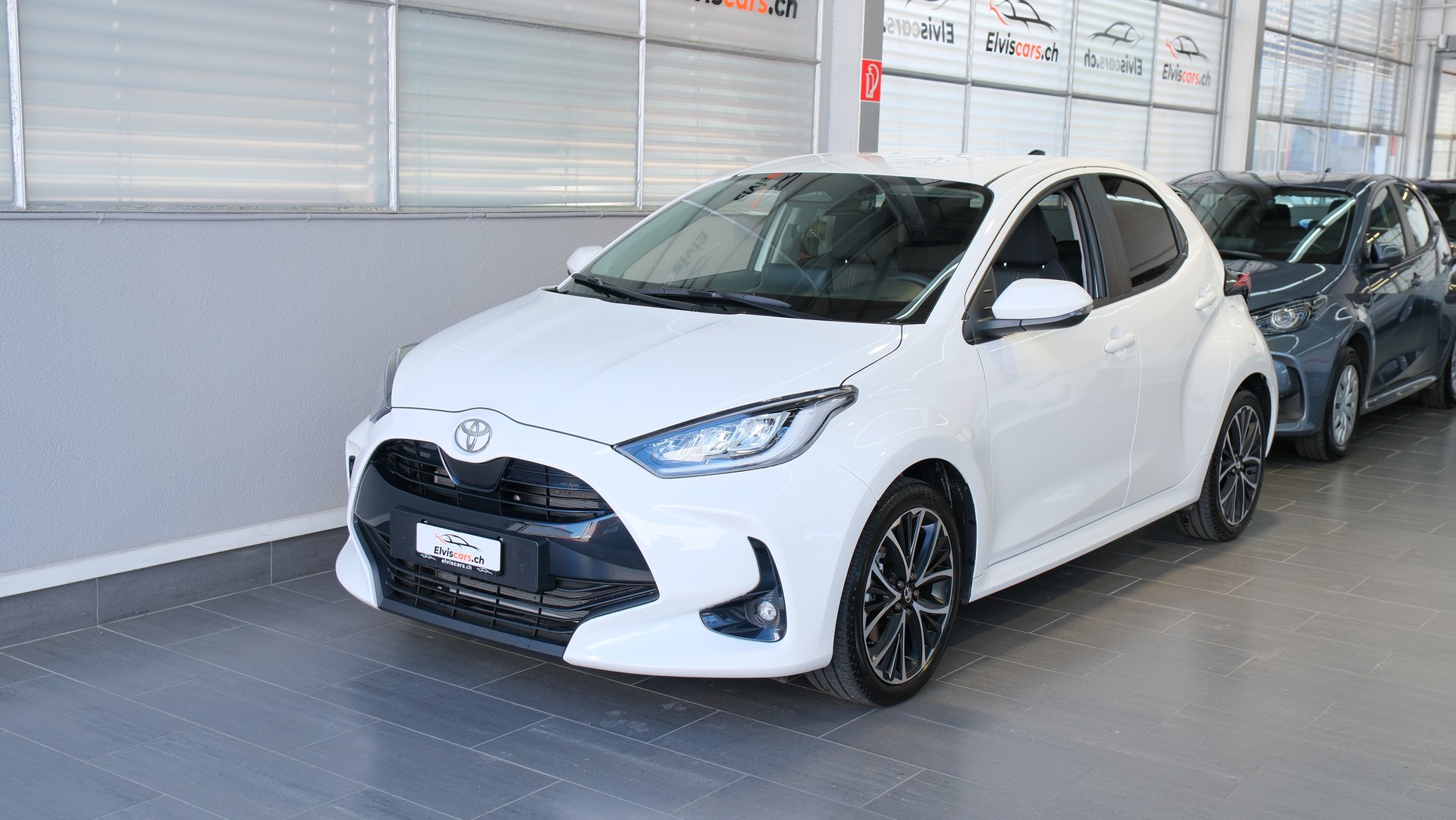 TOYOTA Yaris 1.5 Trend e-CVT-image-6