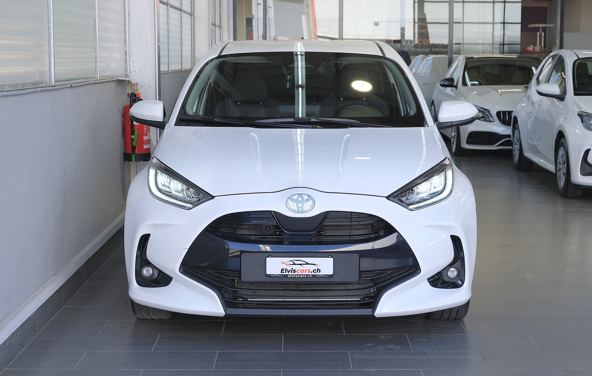 TOYOTA Yaris 1.5 Trend e-CVT-image-27