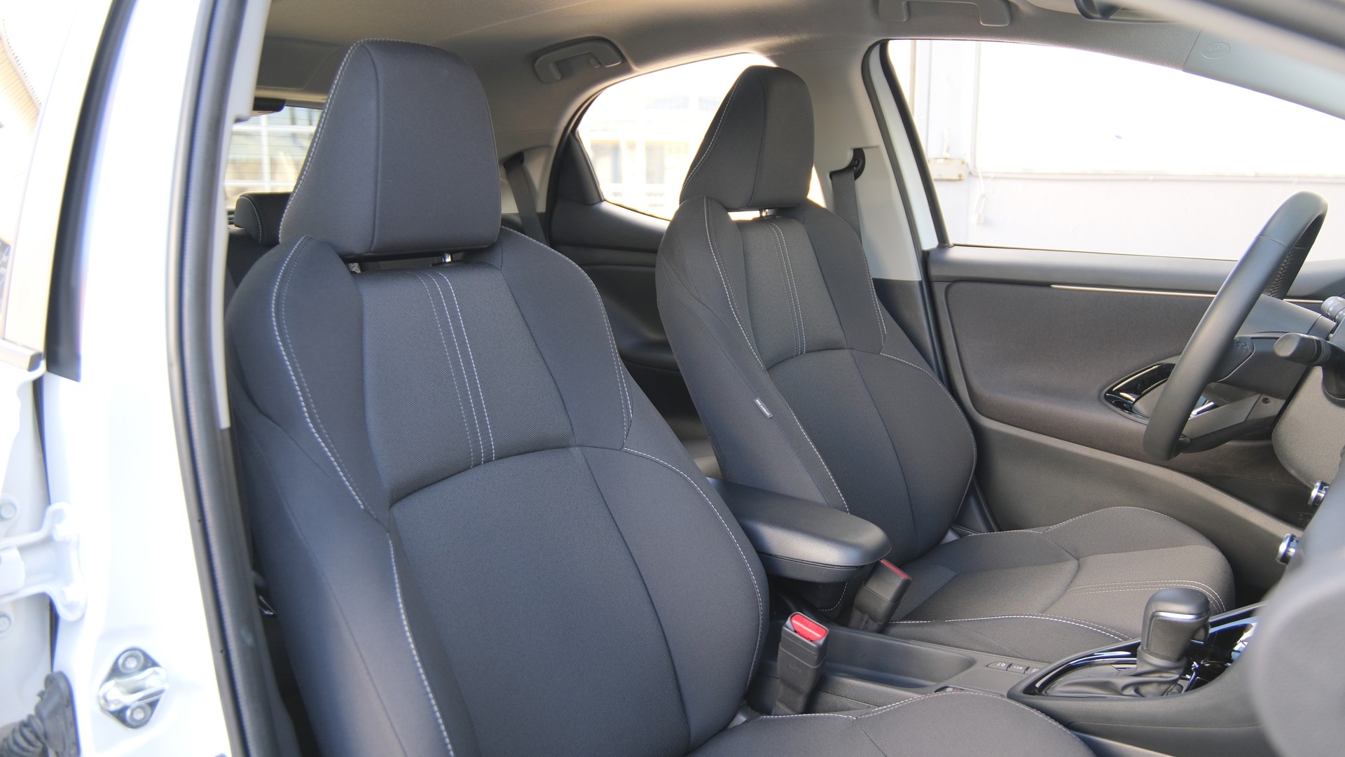 TOYOTA Yaris 1.5 Trend e-CVT-image-14