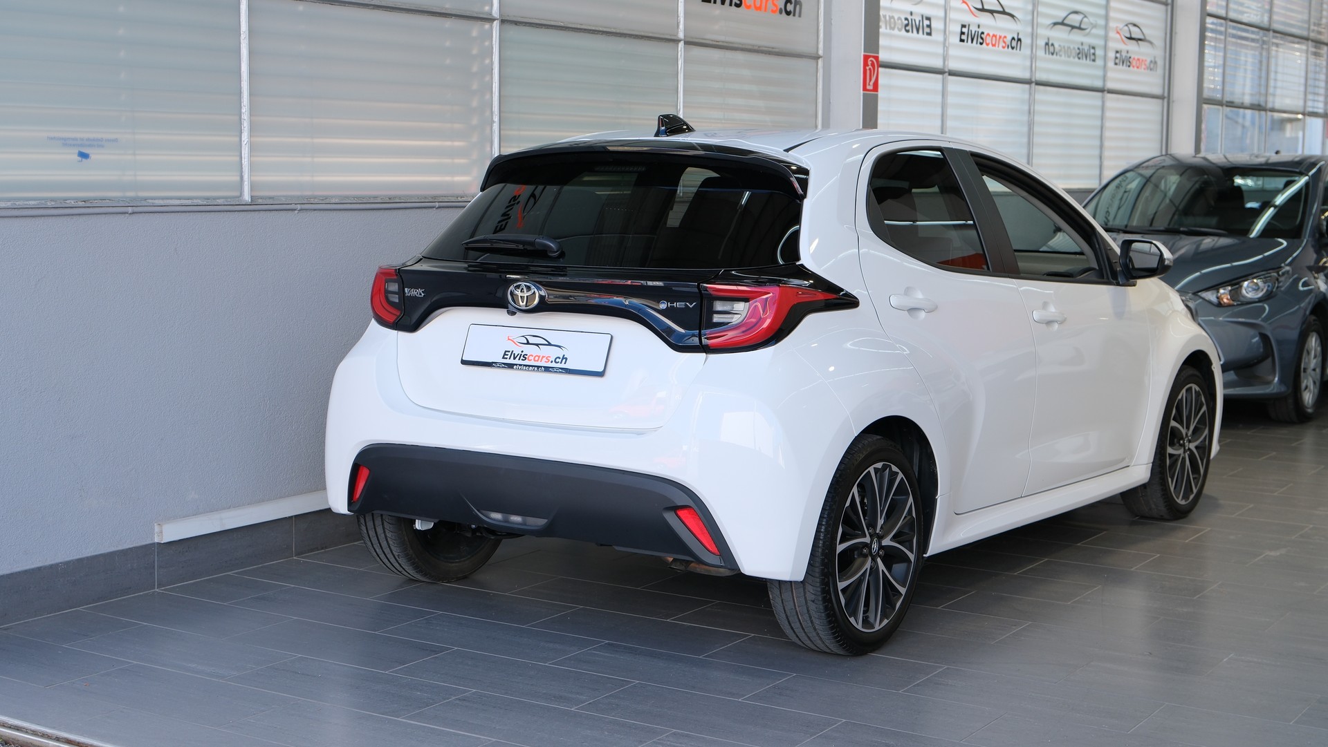 TOYOTA Yaris 1.5 Trend e-CVT-image-22