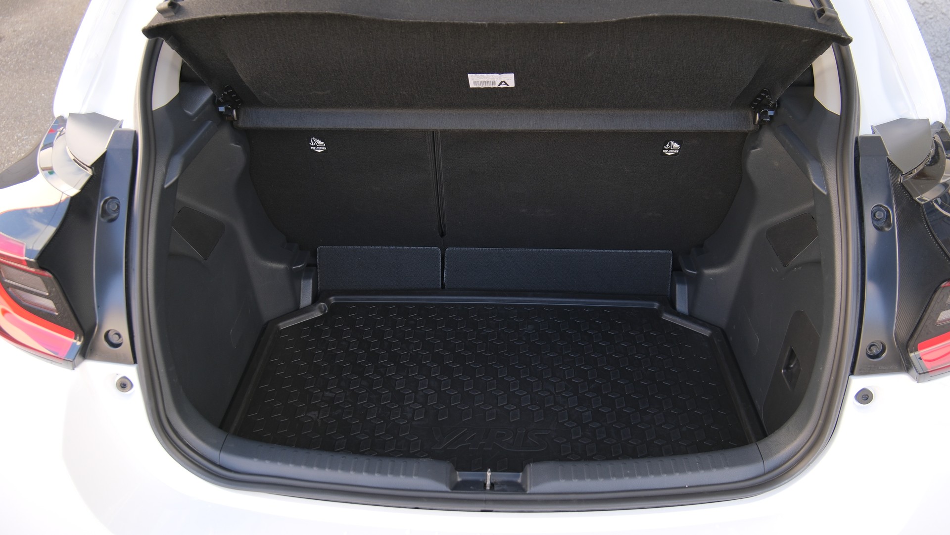 TOYOTA Yaris 1.5 Trend e-CVT-image-29