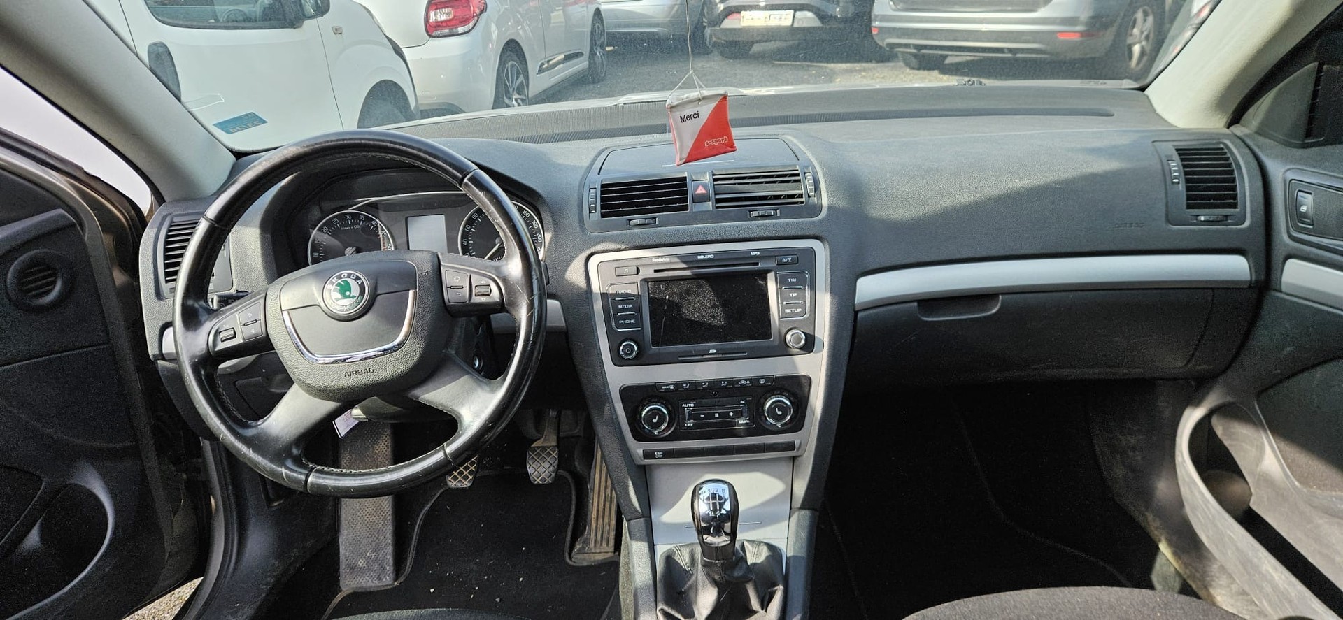 SKODA Octavia Combi 1.6 TDI Ambiente-image-1