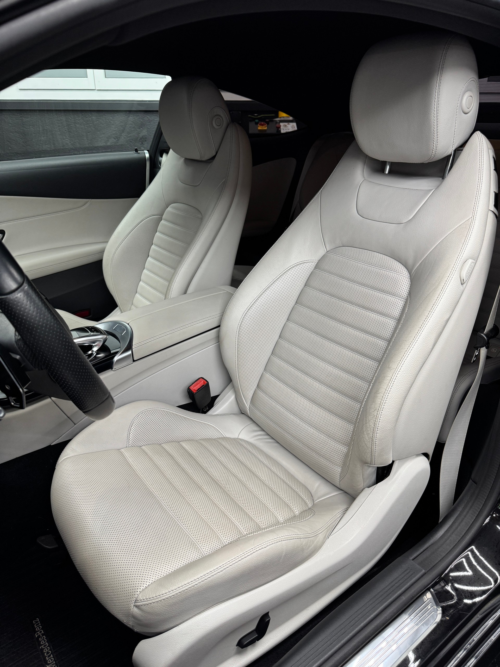 MERCEDES-BENZ C 250 d AMG Line Coupé 4Matic 9G-Tronic-image-6