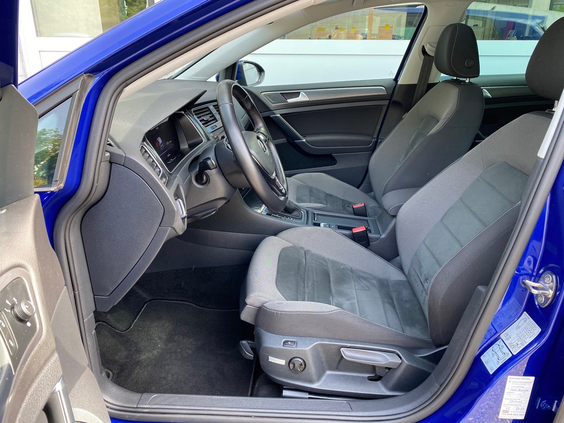 VW Golf 2.0 TDI Highline 4Motion DSG-image-10