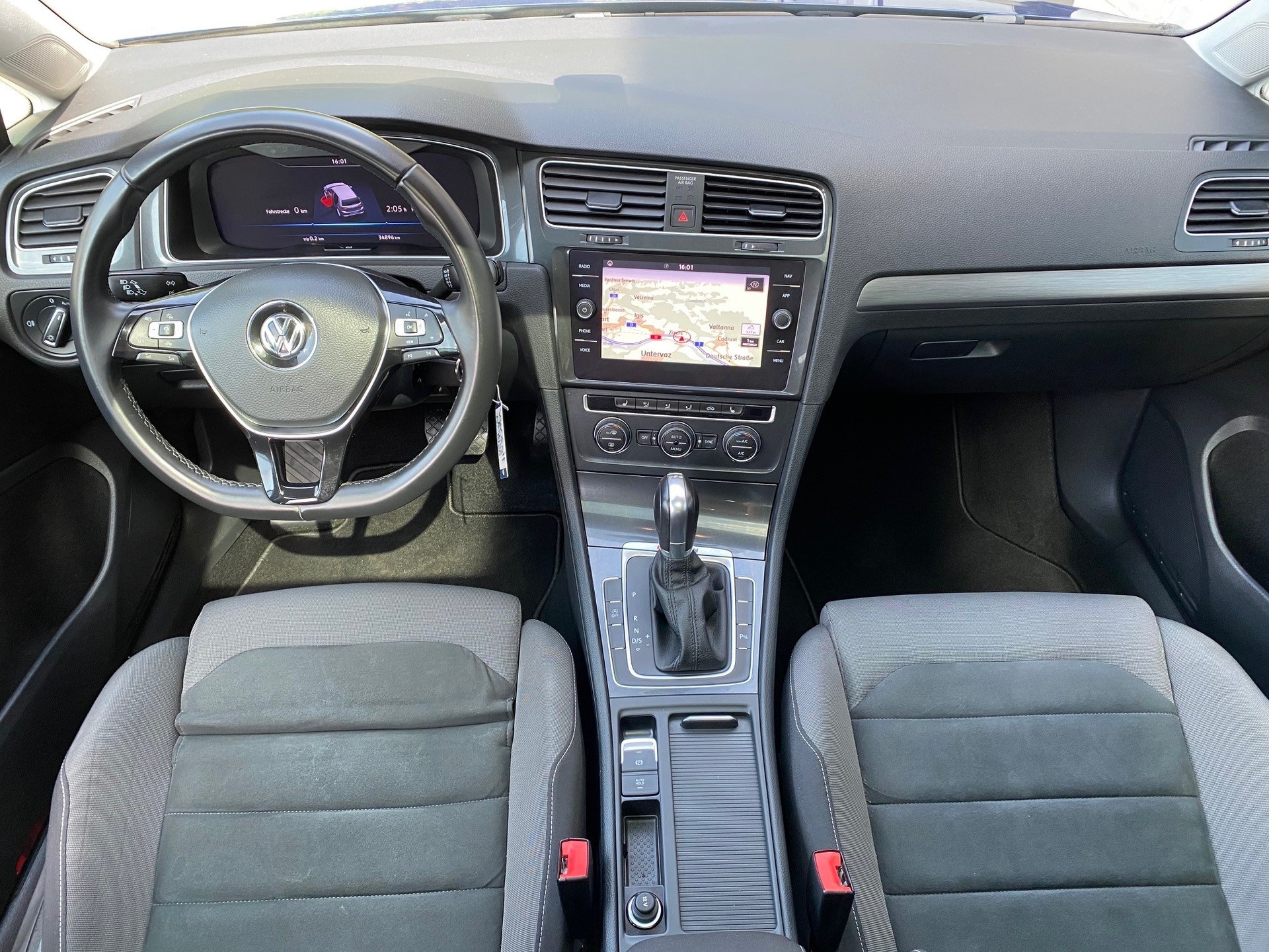 VW Golf 2.0 TDI Highline 4Motion DSG-image-9