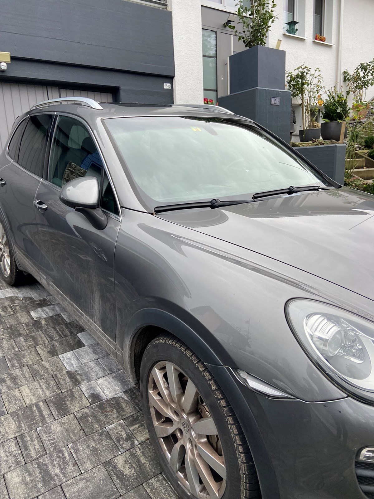 PORSCHE Cayenne S-image-1