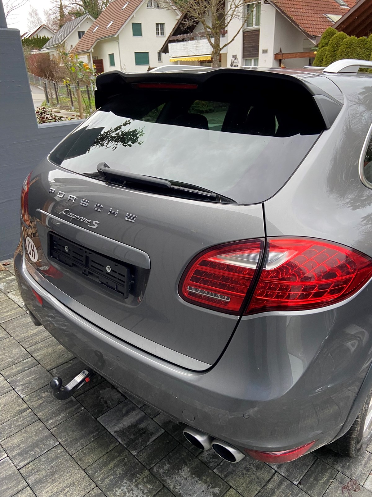 PORSCHE Cayenne S-image-2