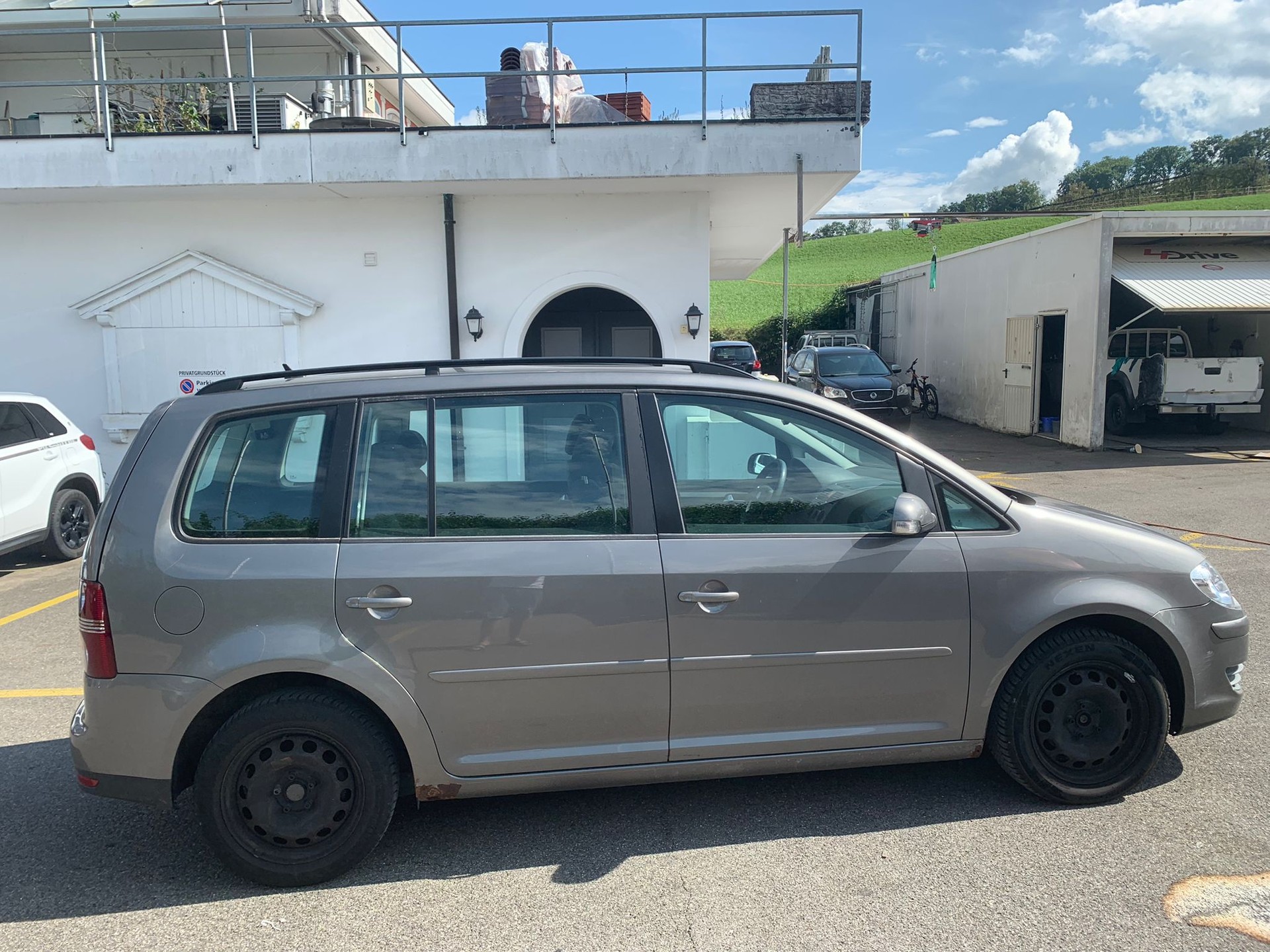 VW Touran 1.4 TSI Highline-image-1