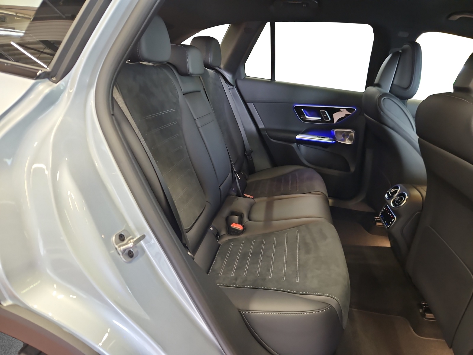 MERCEDES-BENZ GLC 220 d 4M 9G-Tronic-image-18