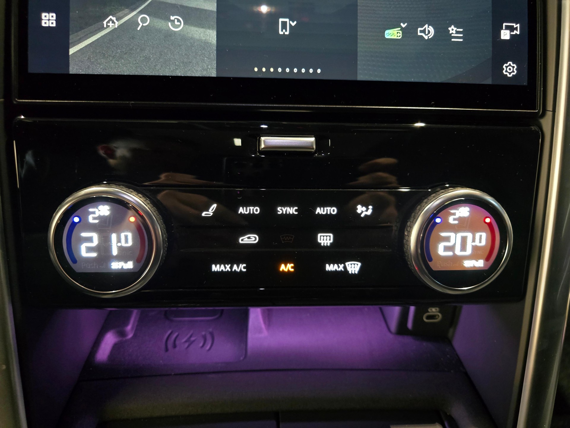 LAND ROVER Discovery 3.0 D I6 300 Metropolitan Edition-image-14