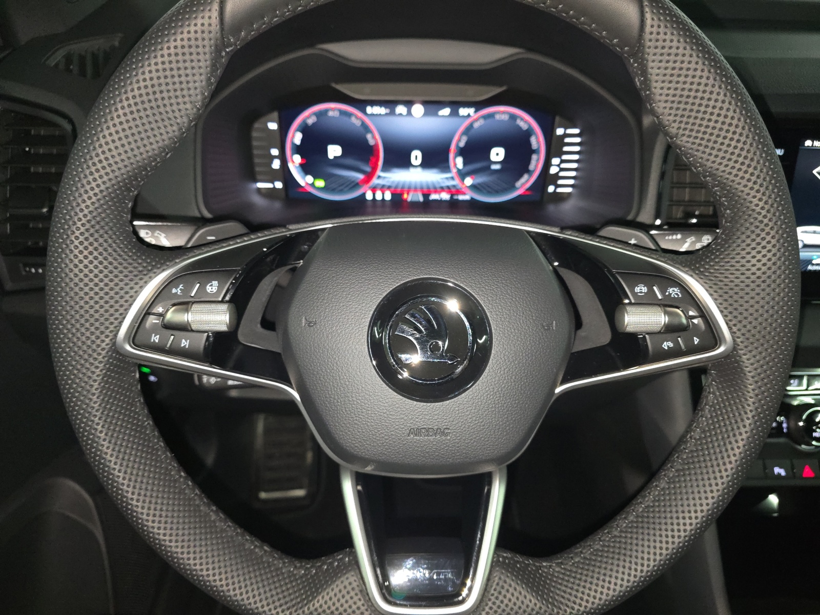 SKODA Karoq 2.0 TSI SportLine 4x4 DSG-image-5
