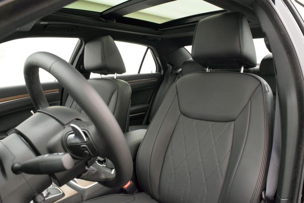 CHRYSLER 300C 5.7 V8-image-9