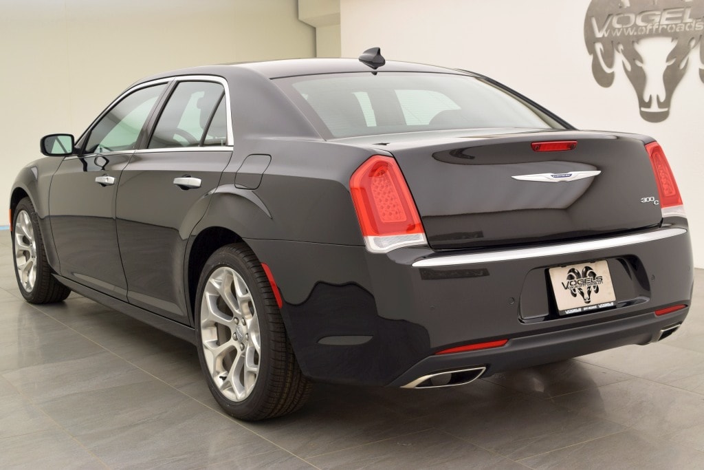 CHRYSLER 300C 5.7 V8-image-6