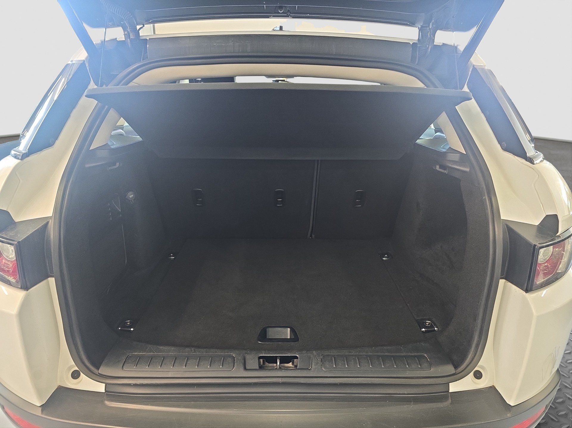LAND ROVER Range Rover Evoque 2.2 SD4 Pure AT6-image-9