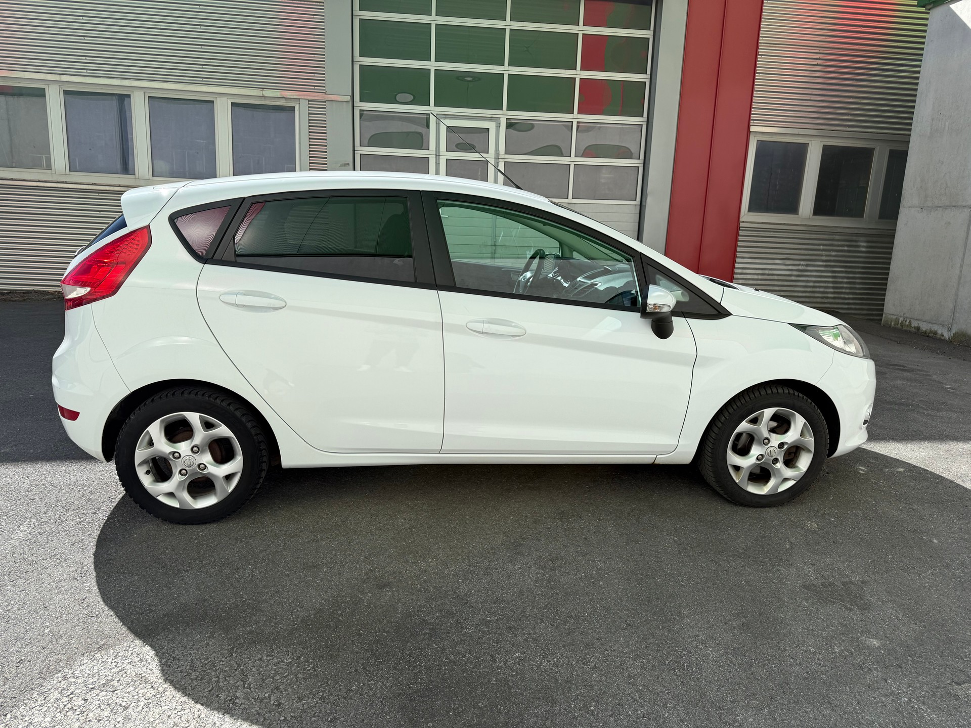 FORD Fiesta 1.4 16V Trend+-image-3