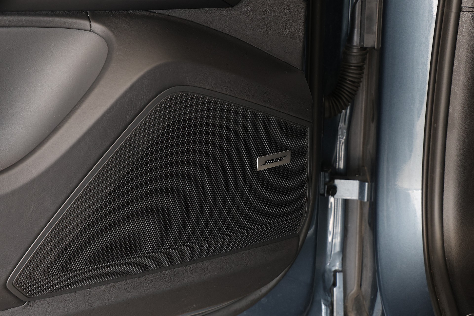 PORSCHE Cayenne Turbo-image-18