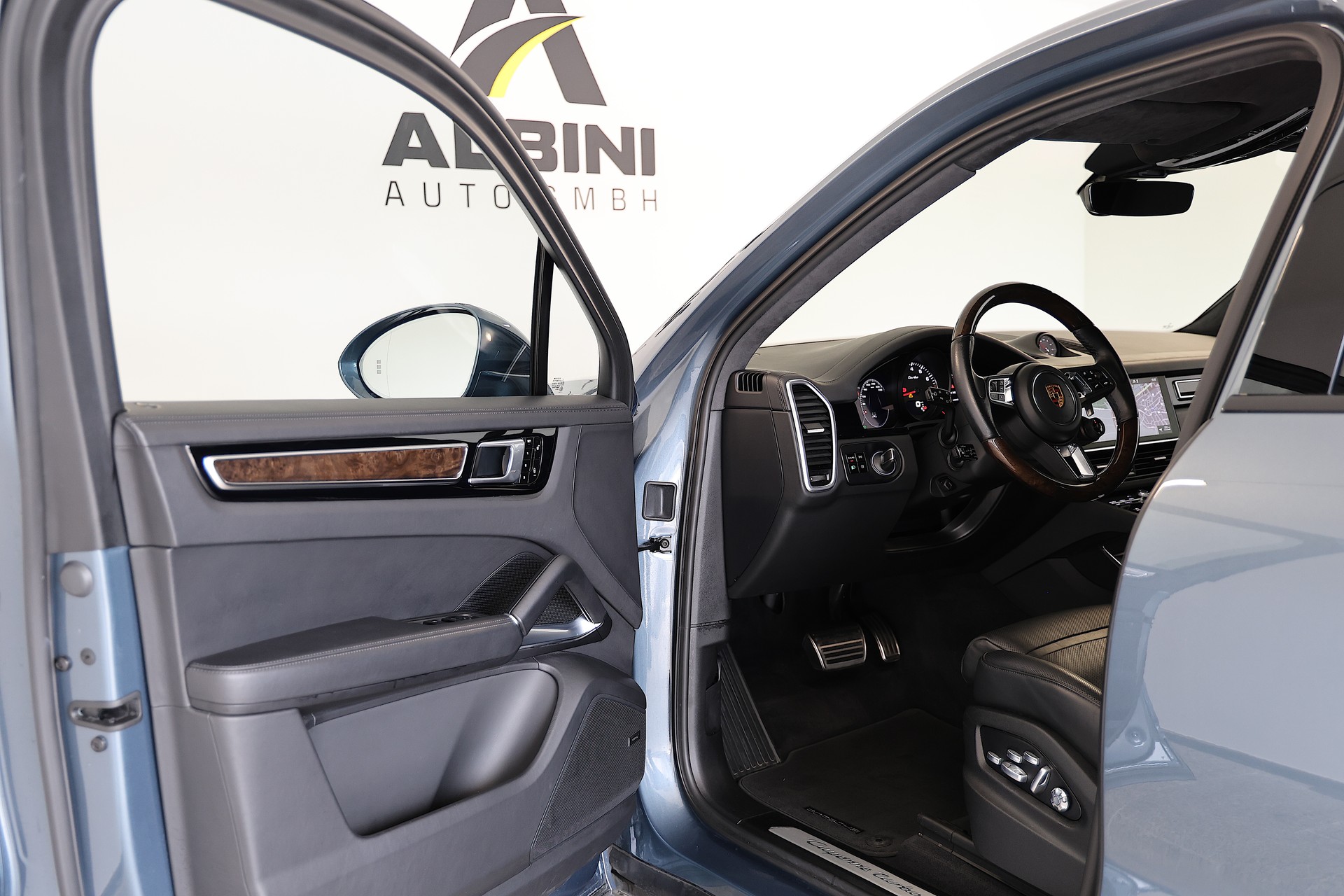 PORSCHE Cayenne Turbo-image-6
