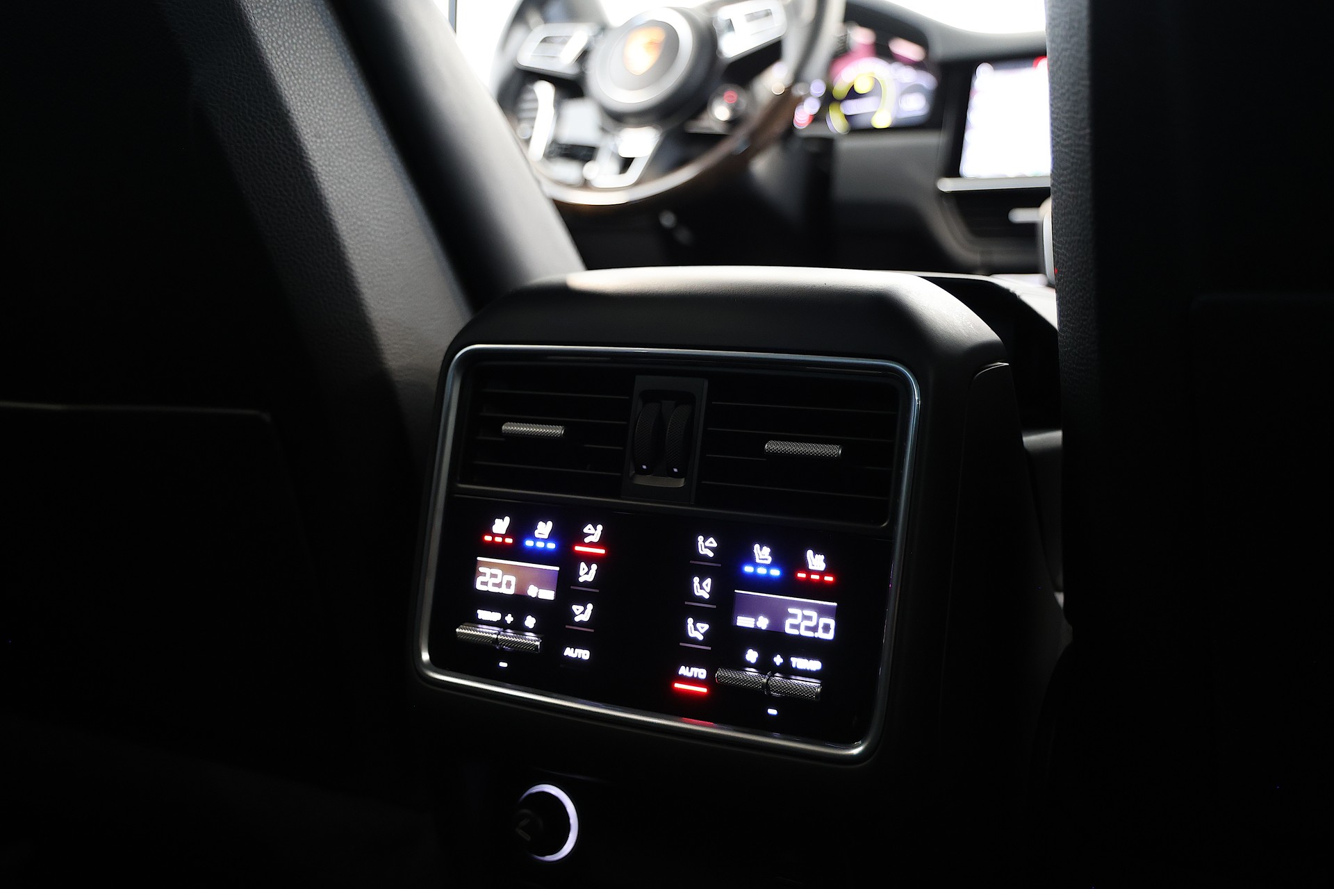 PORSCHE Cayenne Turbo-image-17