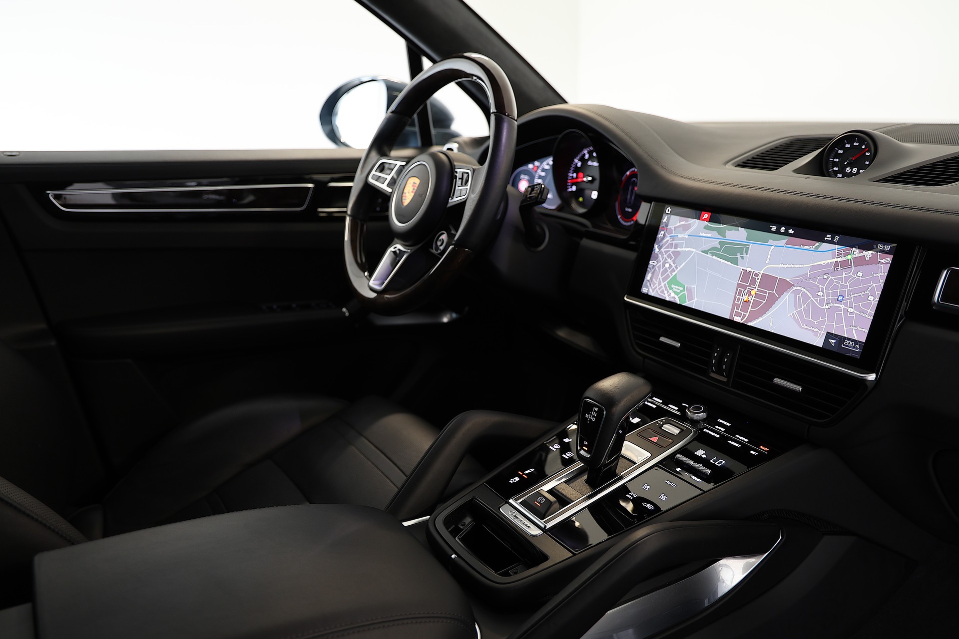 PORSCHE Cayenne Turbo-image-14