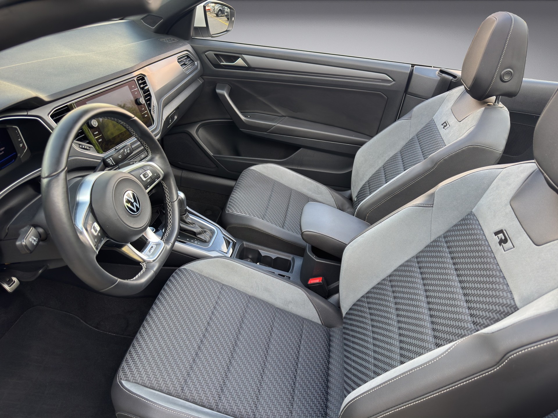 VW T-Roc Cabriolet 1.5 TSI EVO R-Line DSG-image-8