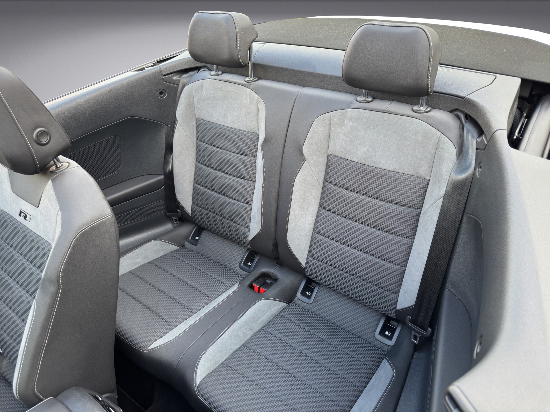 VW T-Roc Cabriolet 1.5 TSI EVO R-Line DSG-image-9