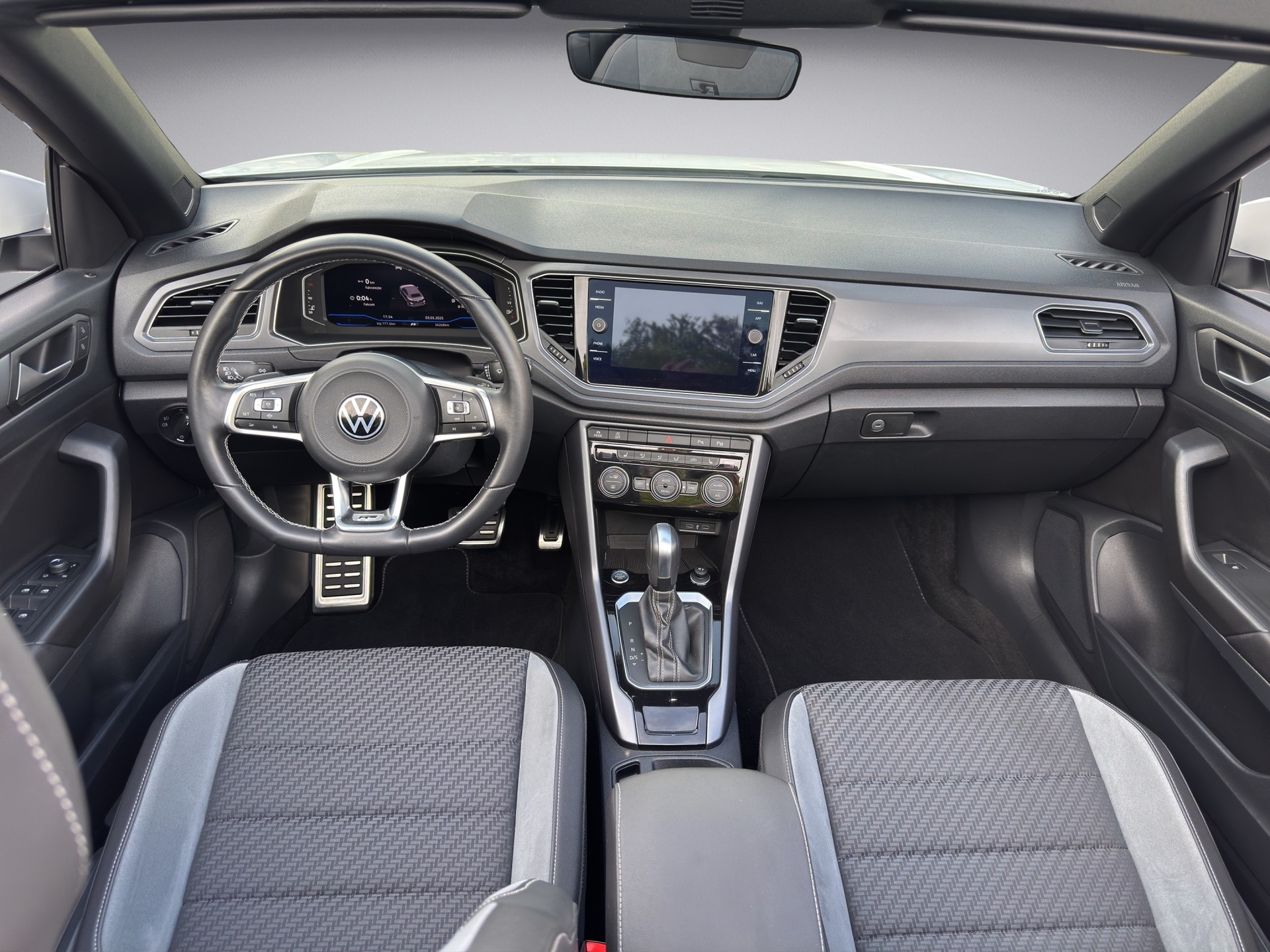 VW T-Roc Cabriolet 1.5 TSI EVO R-Line DSG-image-10