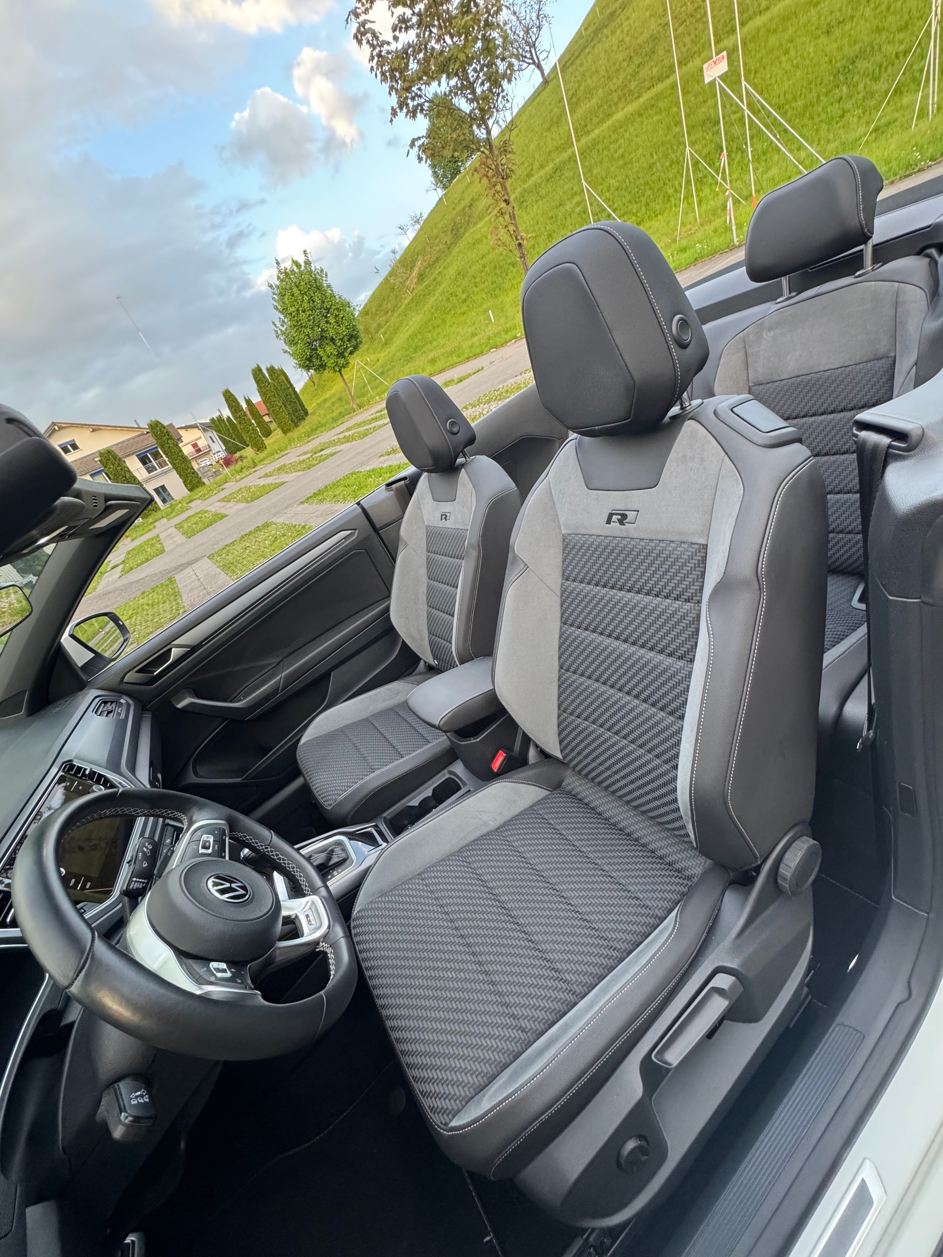 VW T-Roc Cabriolet 1.5 TSI EVO R-Line DSG-image-14
