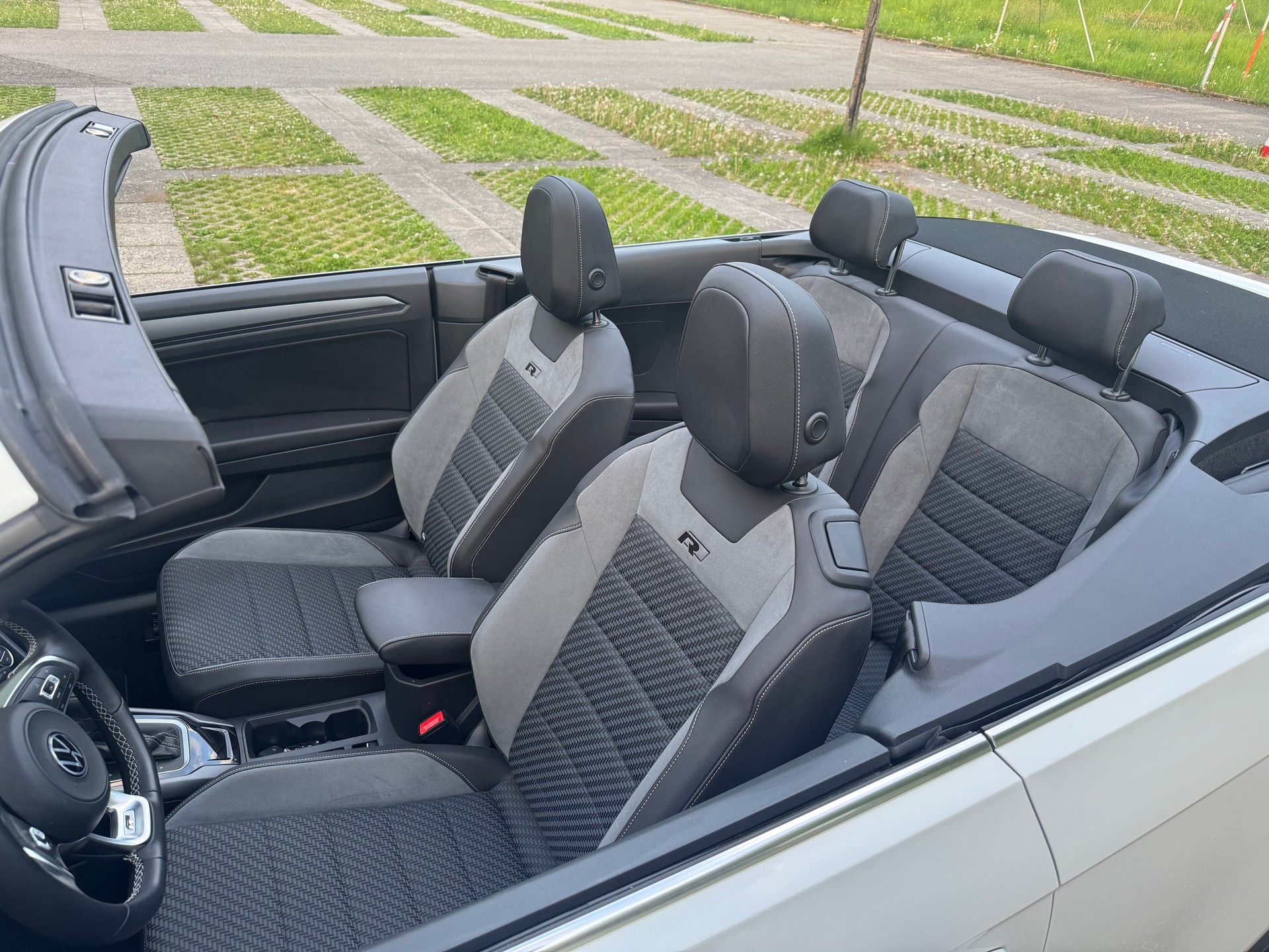VW T-Roc Cabriolet 1.5 TSI EVO R-Line DSG-image-15