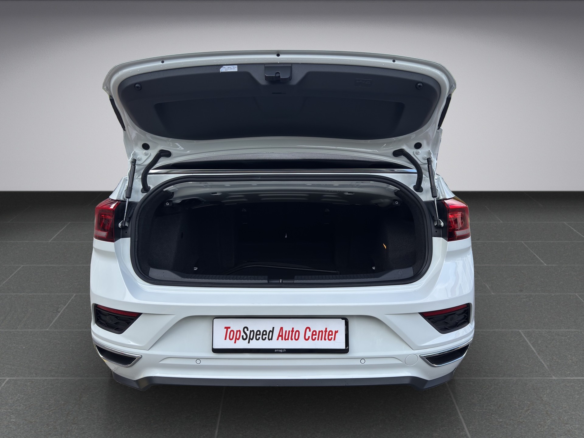 VW T-Roc Cabriolet 1.5 TSI EVO R-Line DSG-image-12