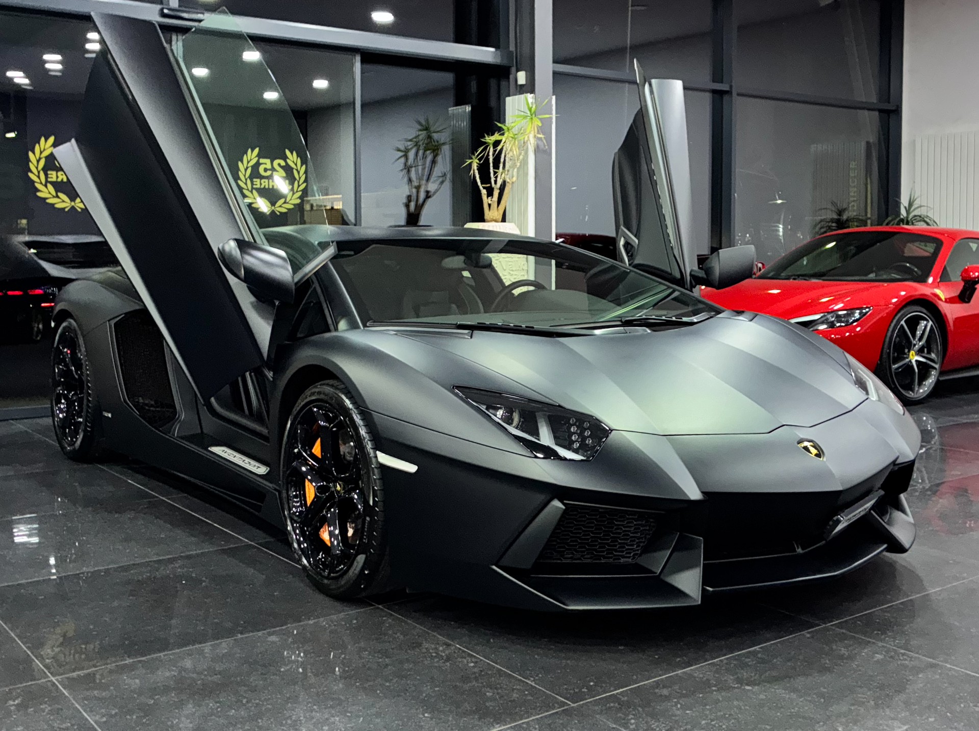 LAMBORGHINI Aventador LP700-4 Coupé E-Gear-image-1