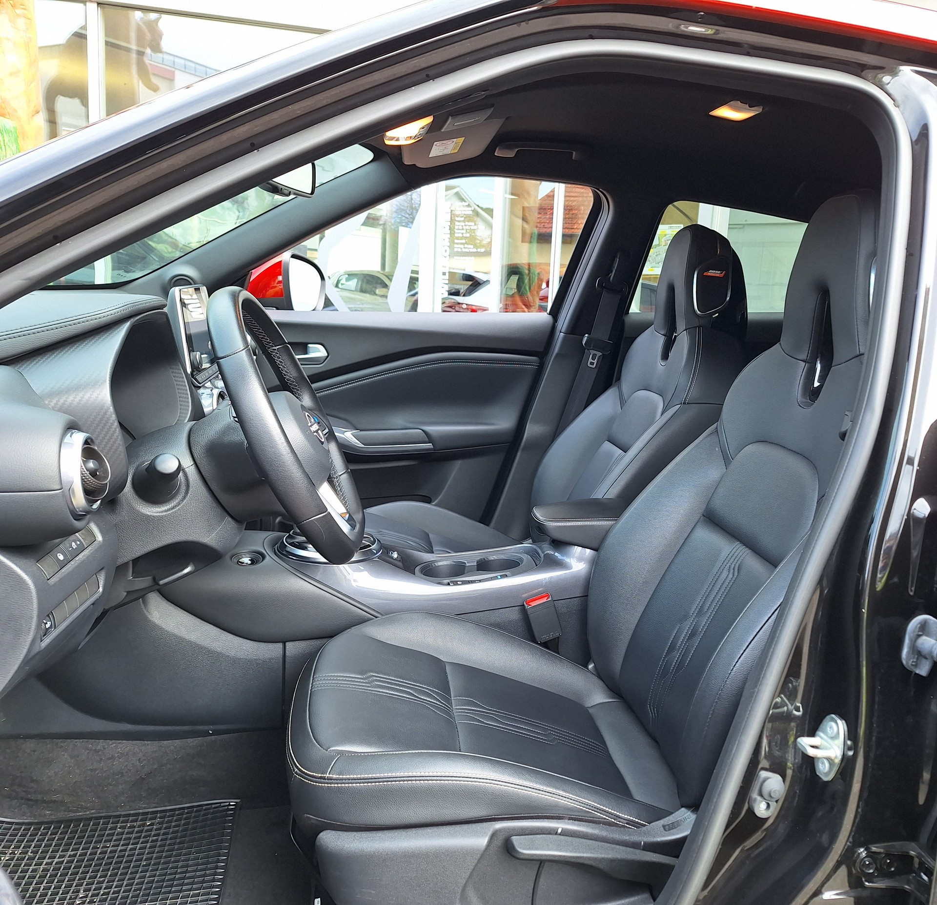 NISSAN Juke 1.6 FHEV Tekna-image-4