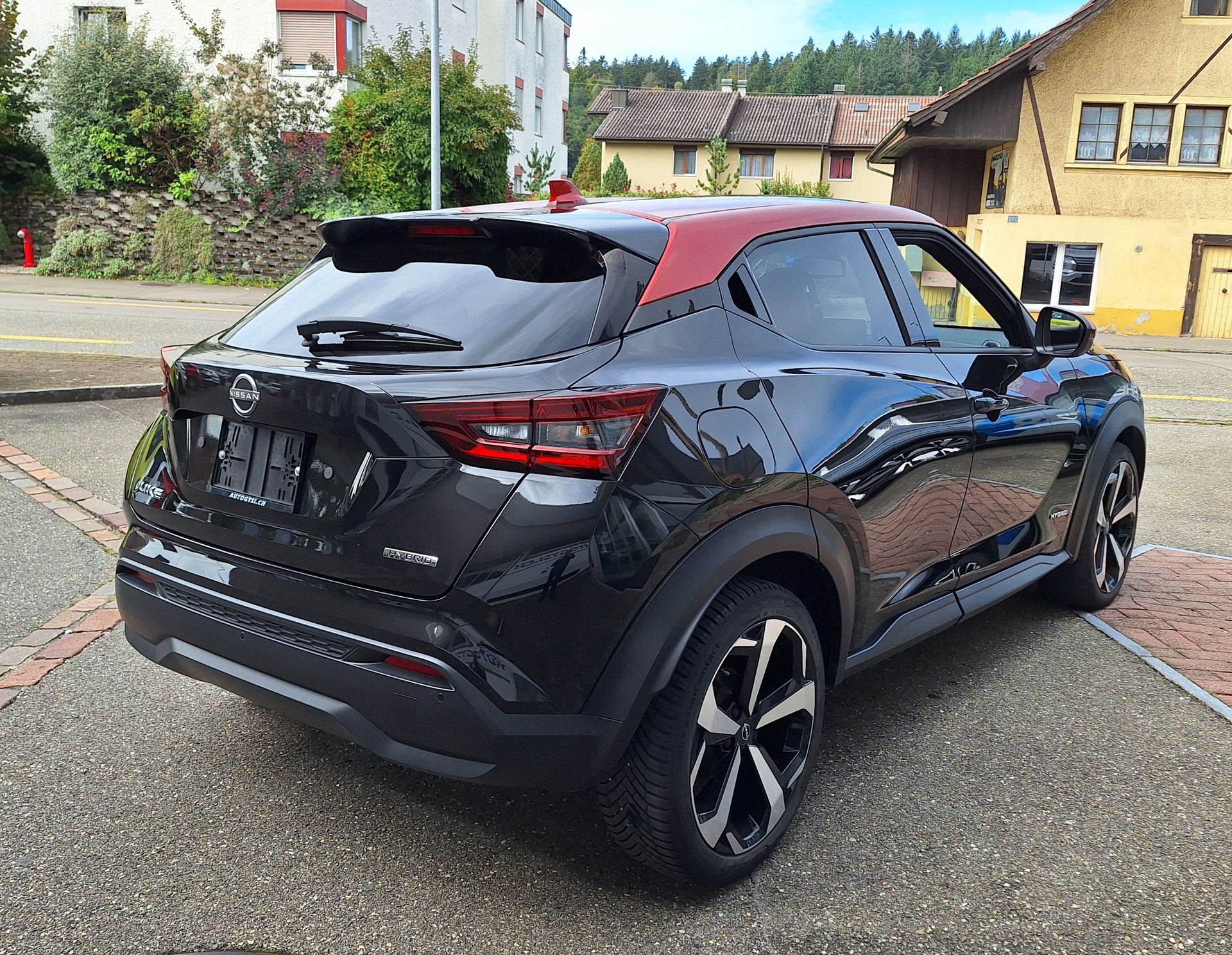 NISSAN Juke 1.6 FHEV Tekna-image-2
