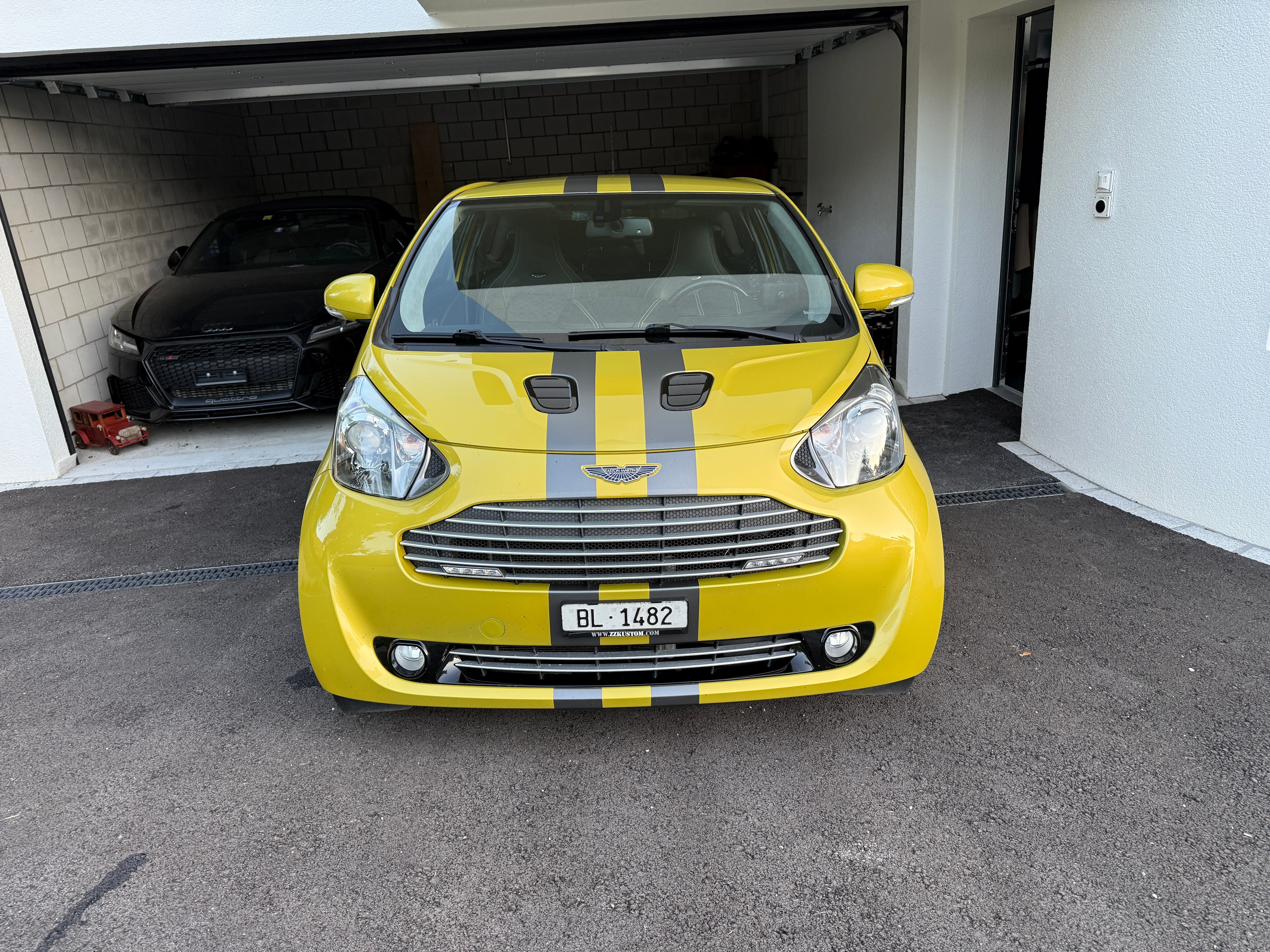 Car photo