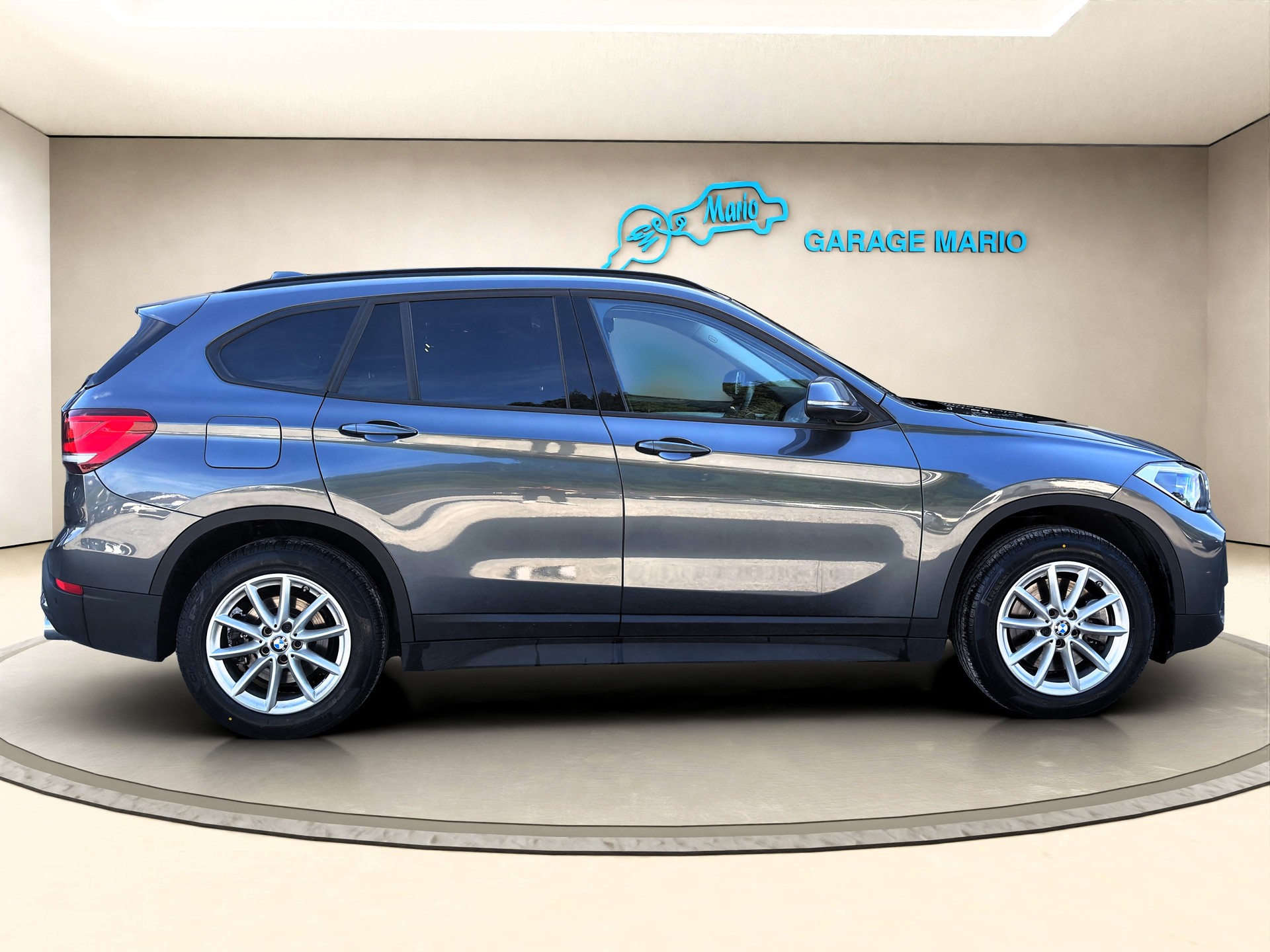 BMW X1 xDrive 20i Steptronic-image-3