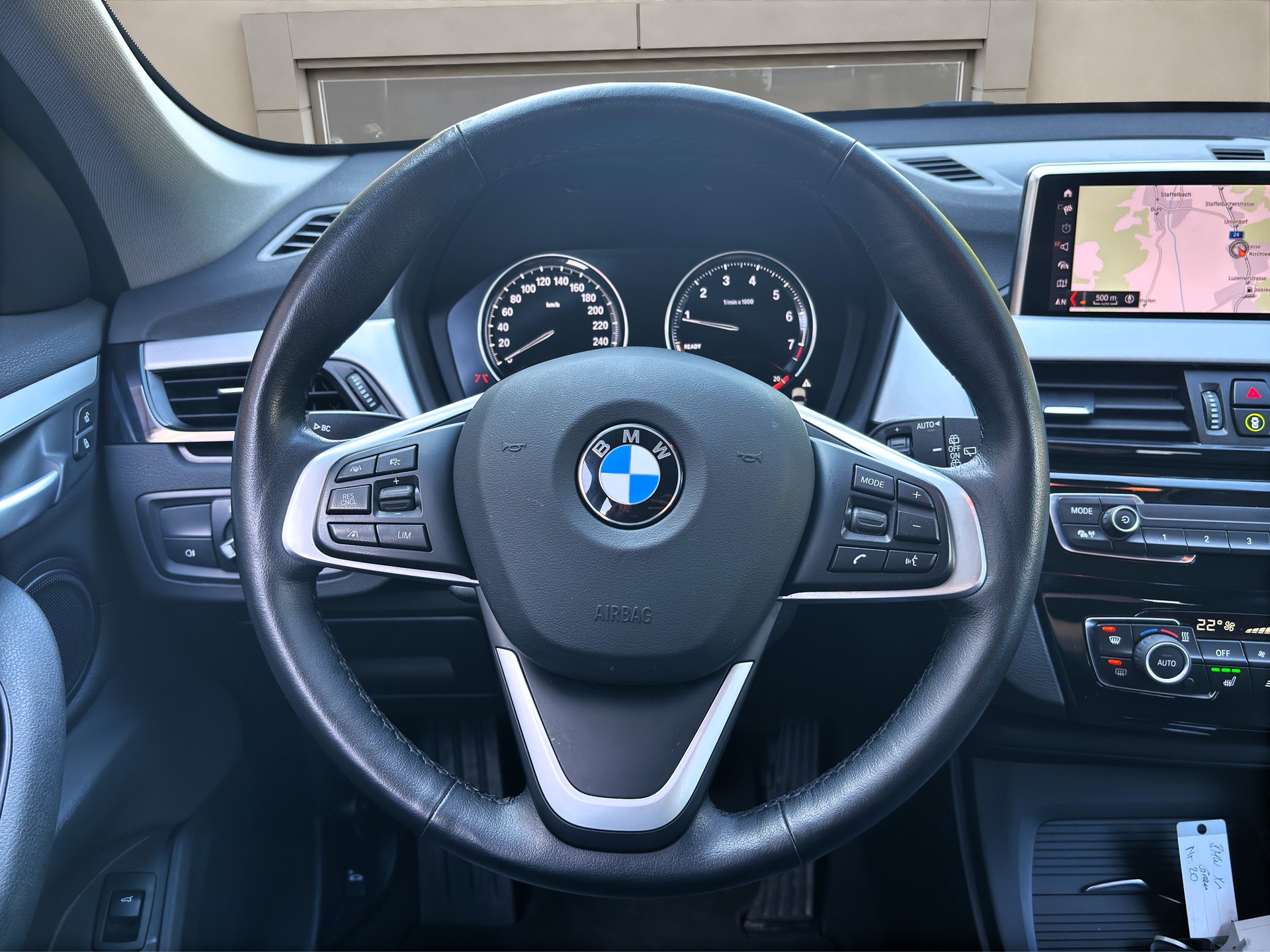 BMW X1 xDrive 20i Steptronic-image-13